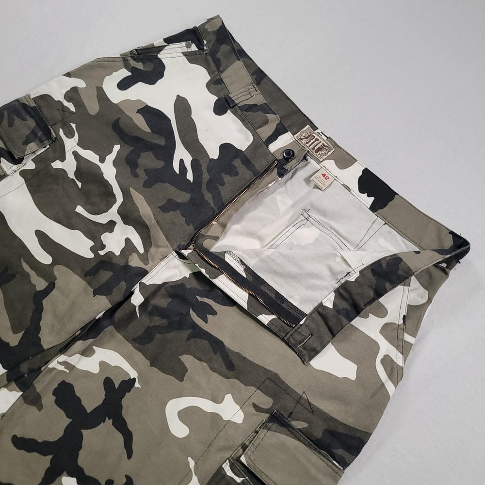 BTL Beyond The Limits Cargo Shorts Mens 42 Gray‎ White Camo Cotton Blend Baggy